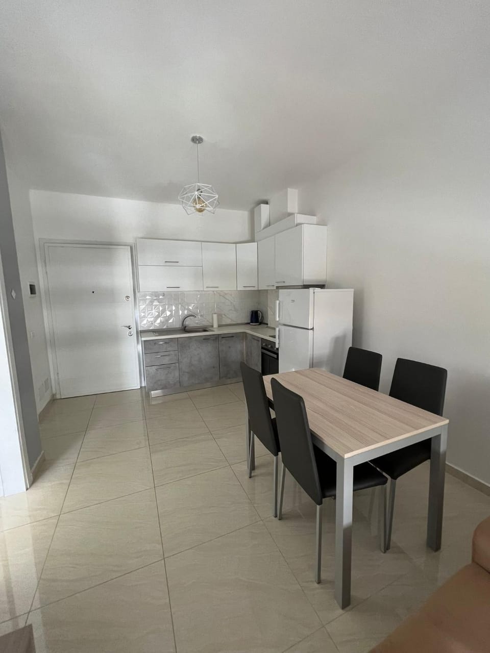 Kitchen or kitchenette, oven, kitchen
