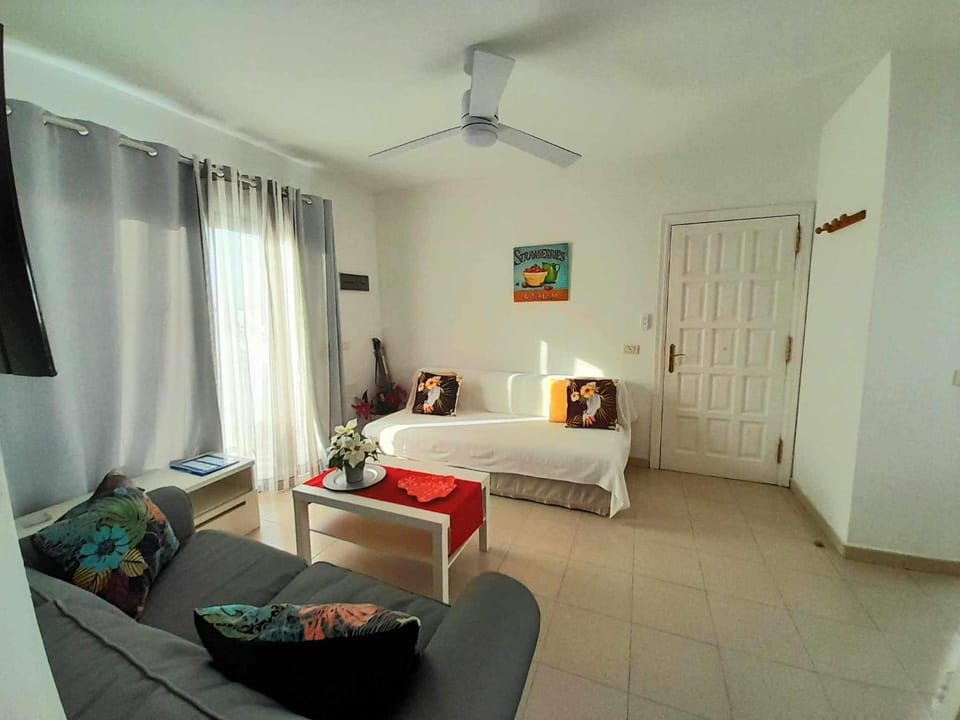Apartment Vincent, cozy and sunny over the rooftops Apartment in Puerto del Carmen