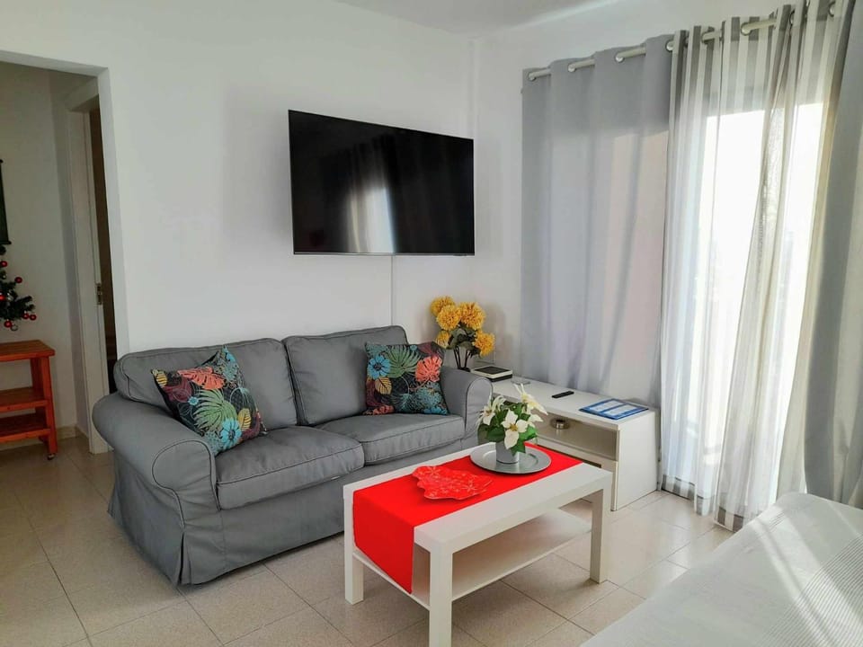 Communal lounge/ TV room, TV and multimedia, Living room