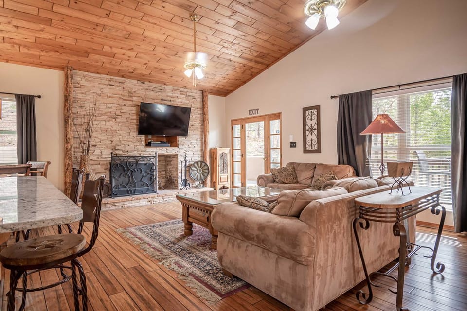 Stunning Ruidoso Cabin w/ Private Hot Tub! Cabin in Ruidoso