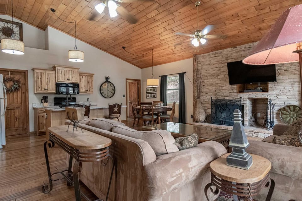 Stunning Ruidoso Cabin w/ Private Hot Tub! Cabin in Ruidoso
