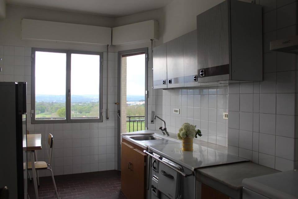 Kitchen or kitchenette, Communal kitchen