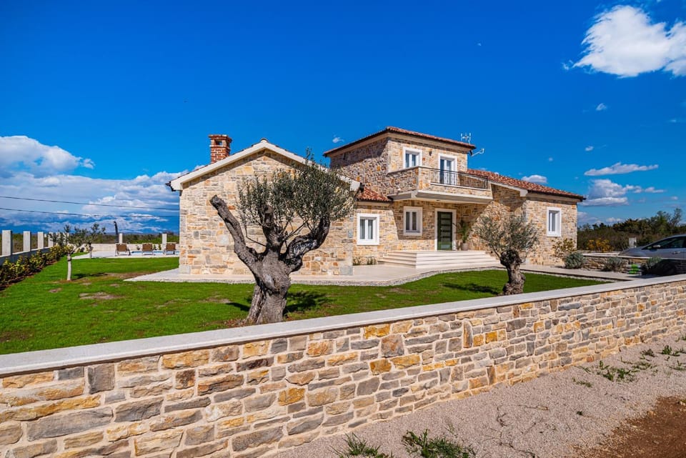 Property building, Nearby landmark, Garden