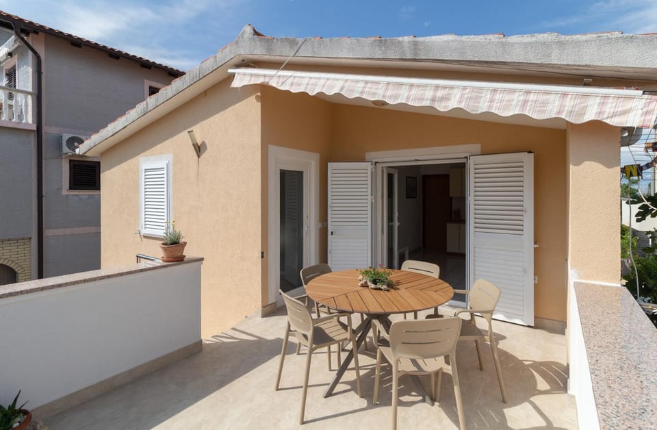 Property building, View (from property/room), Balcony/Terrace