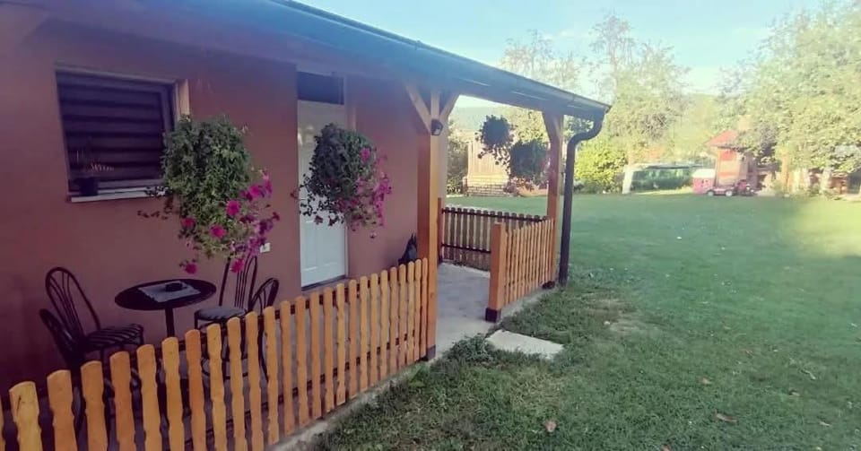 Property building, Spring, Garden, Garden view