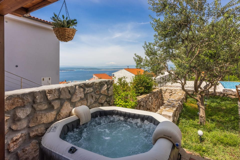 Hot Tub, Sea view