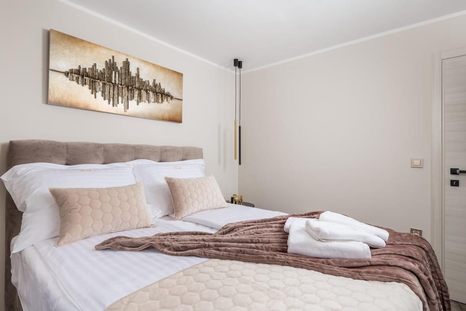 SROK luxury apartments by the pool Apartment in Rijeka