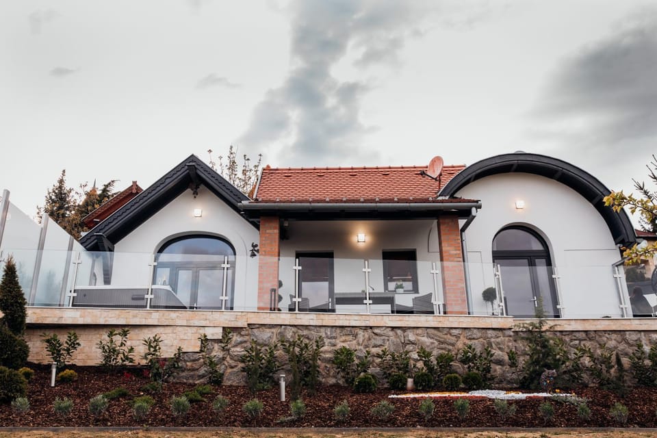 Bagoly Wellness Apartman 2 Apartment in Hungary