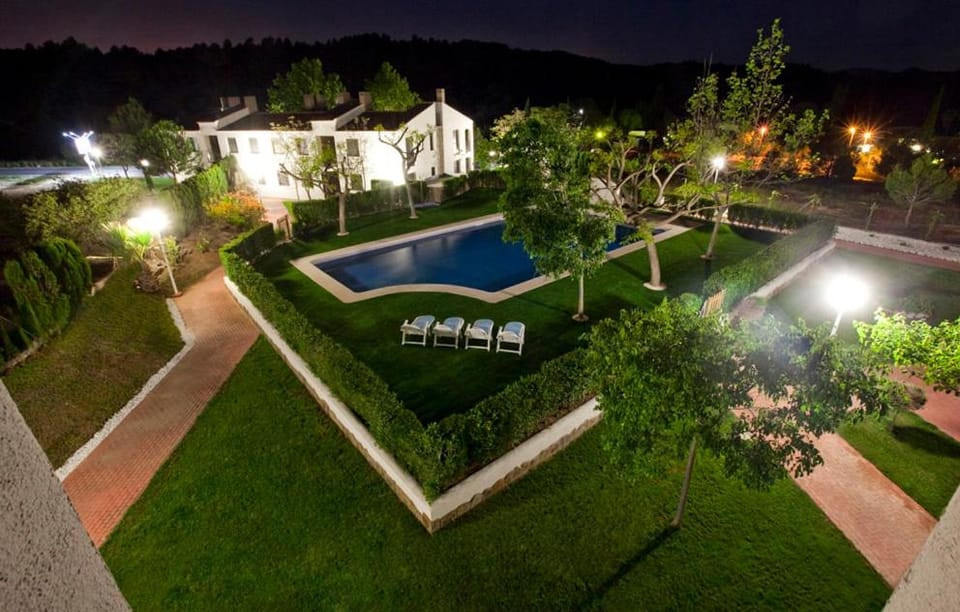 Night, Pool view
