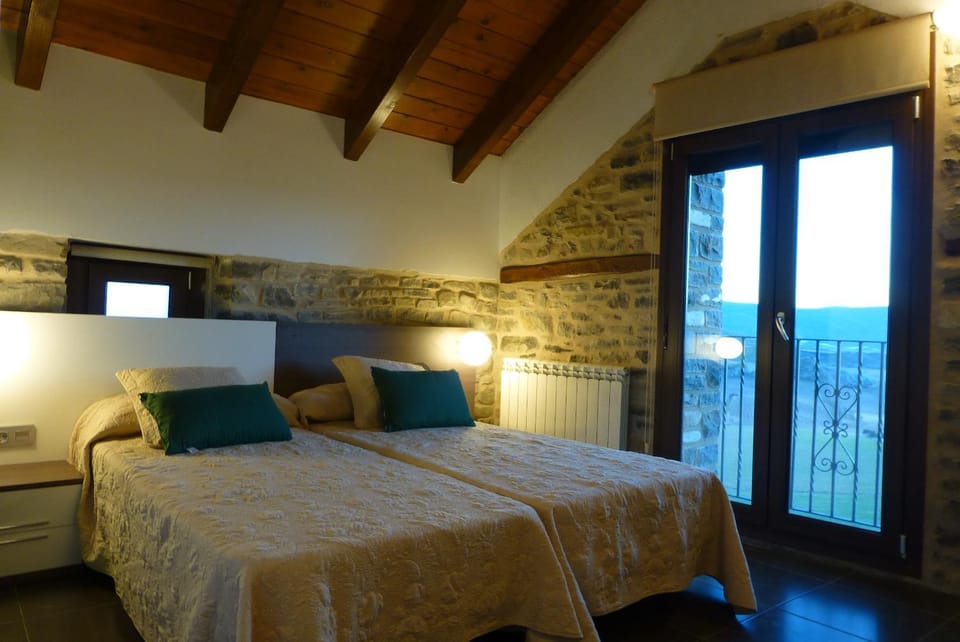 La Solana de Jaca - Casa Oroel House in Aragon
