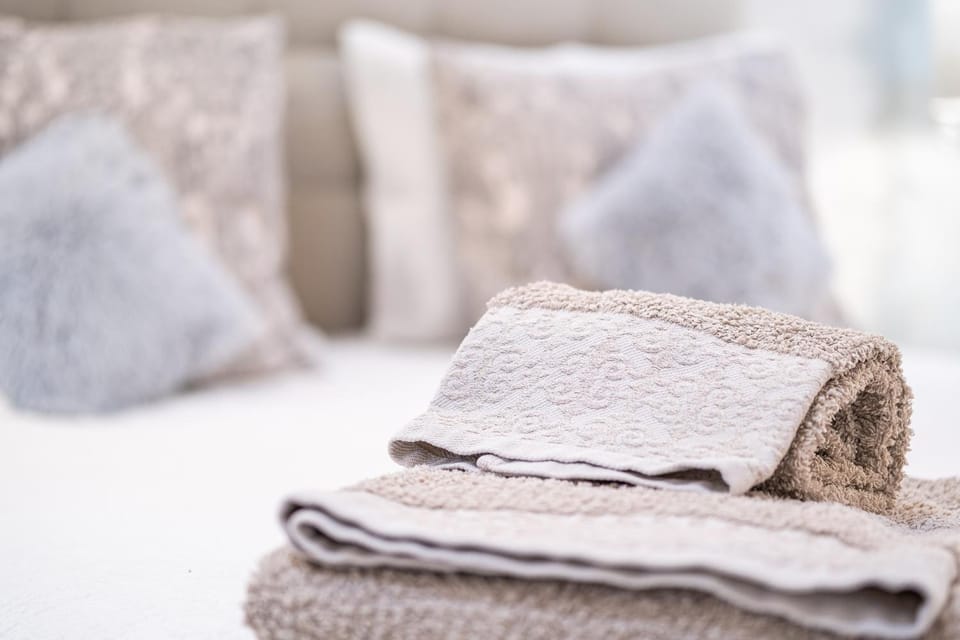 Bed, Photo of the whole room, Bedroom, towels