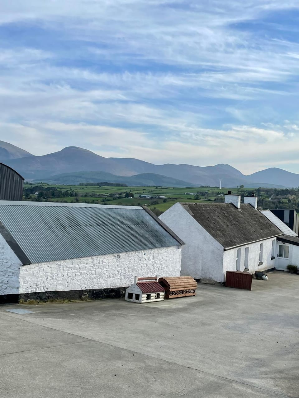 Property building, Natural landscape, Mountain view