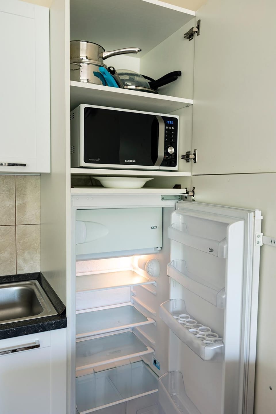 Kitchen or kitchenette, kitchen, kitchen