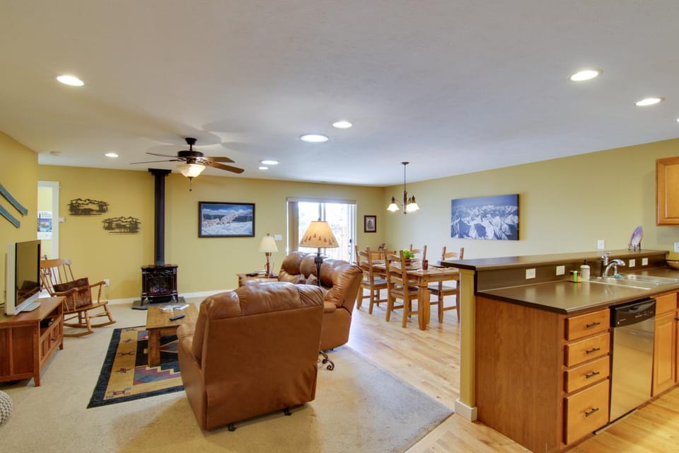Bozeman Condo w/ Grill ~ 2 Mi to Hot Springs! House in Idaho
