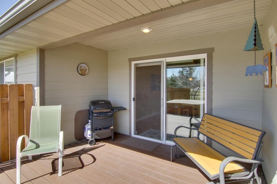 Bozeman Condo w/ Grill ~ 2 Mi to Hot Springs! House in Idaho