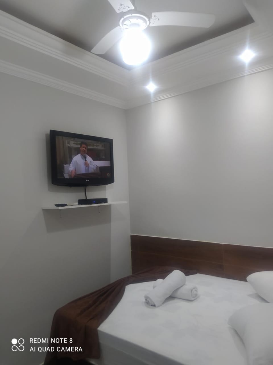 Pousada Quarto Casal com ar,frigobar, garagem Bed and Breakfast in State of São Paulo