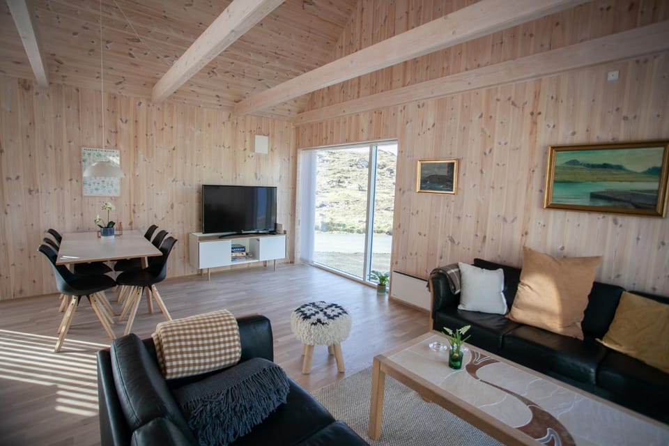 TV and multimedia, Living room, Dining area