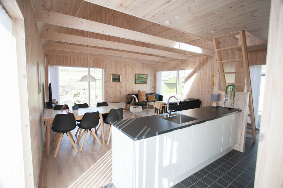 Living room, Dining area, kitchen