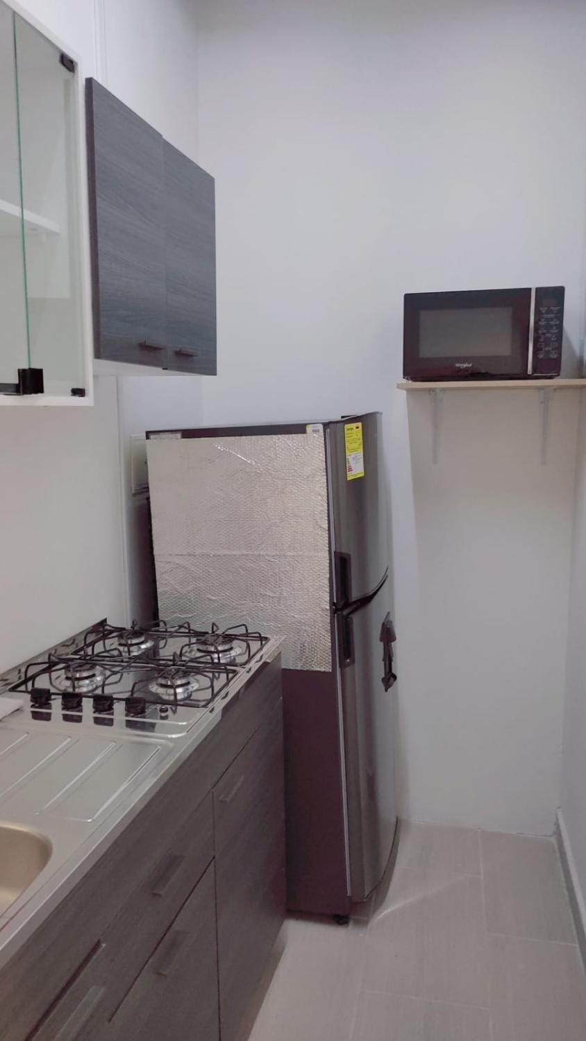 AMPLIO APARTAMENTO AMOBLADO SECTOR LAURELES-ESTADIO Paris Apartment in Medellin