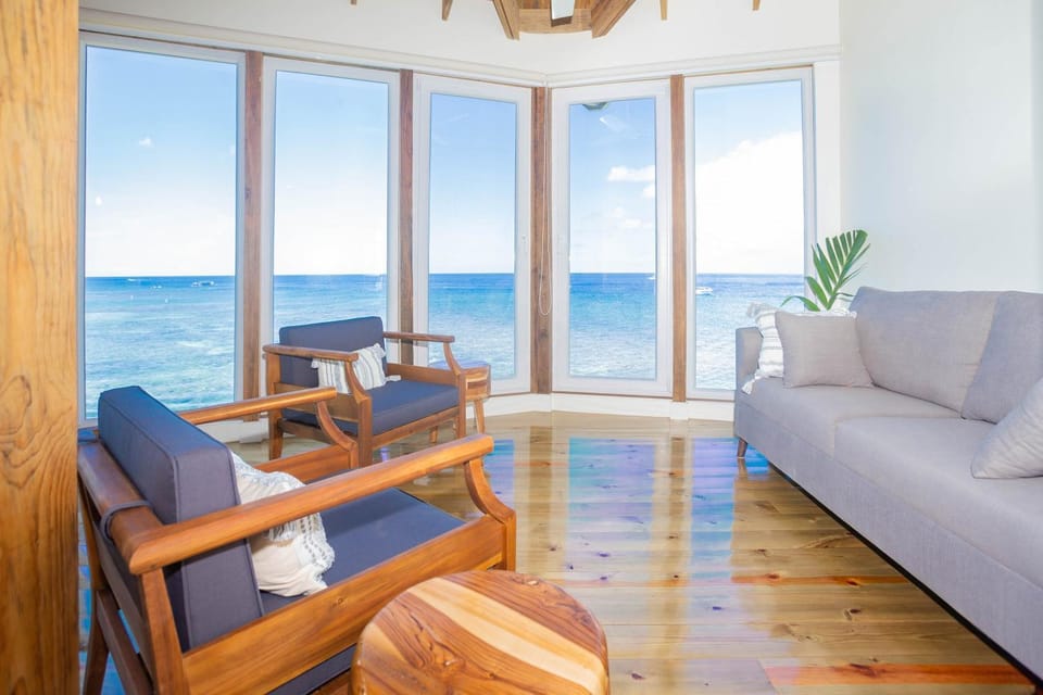 Stunning views at - Villa Aire apts Apartment in West End