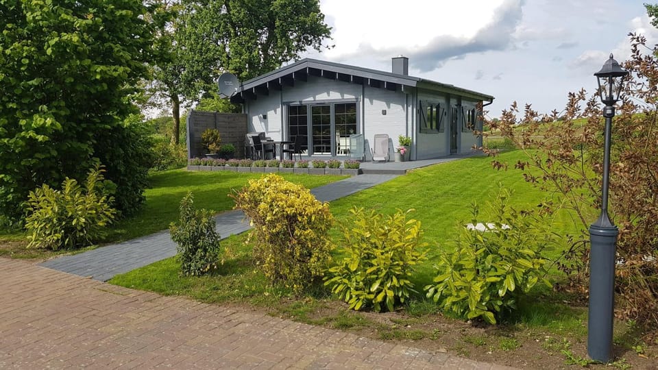 Idyllisches-Blockbohlenhaus-mit-eigenem-Garten-und-Sauna-zum-Wohlfuehlen House in Schleswig-Holstein