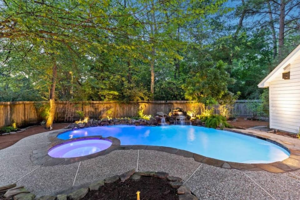 Unique Mid century modern in The Woodlands House in The Woodlands