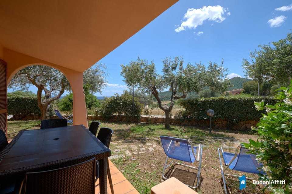 Property building, Garden, Balcony/Terrace
