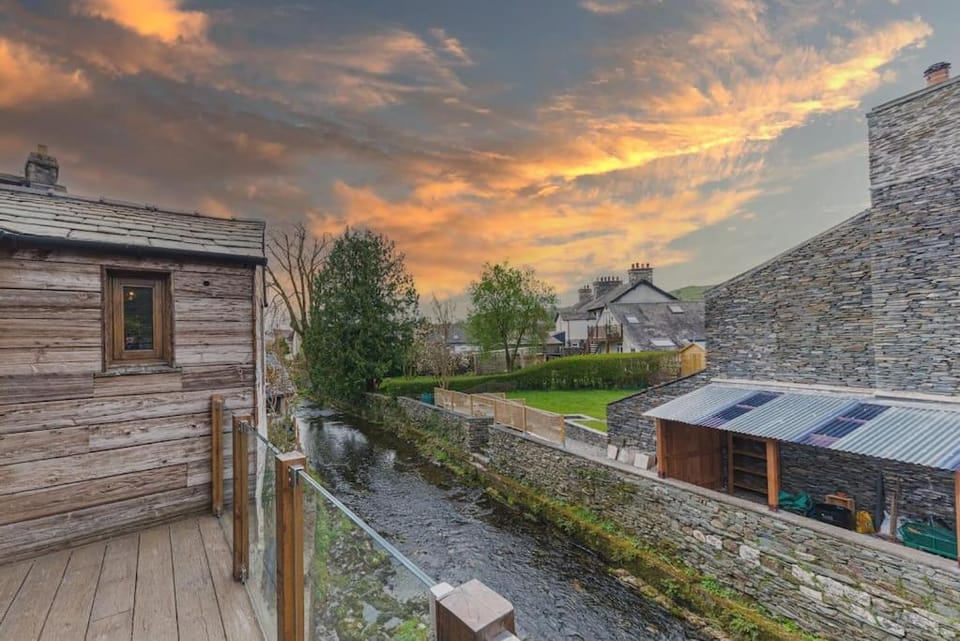 Quirky Retreats - The Old Stable Villa in England