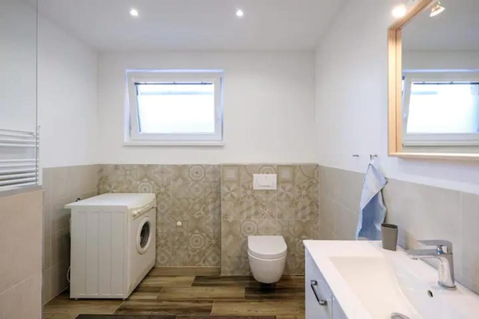 Toilet, Bathroom, washing machine