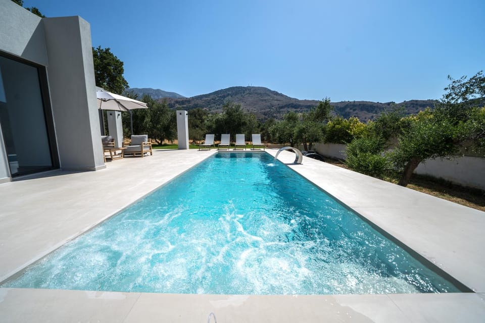 Balcony/Terrace, Swimming pool