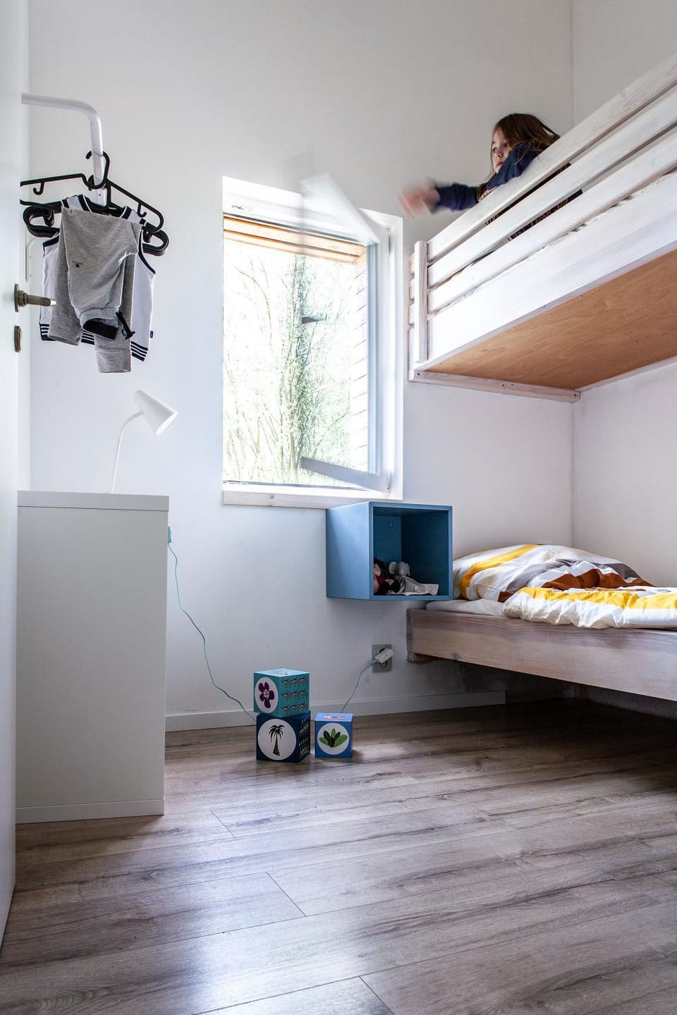 Bedroom, bunk bed