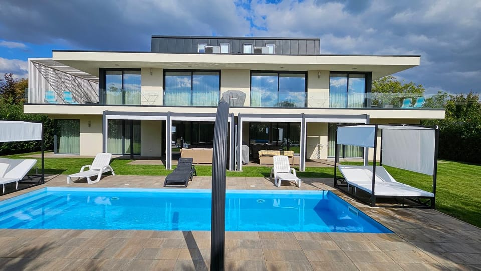 Luxury Apartments in Balatonalmádi, Almádi Lux Apartman I - Ocean Blue Apartment in Hungary