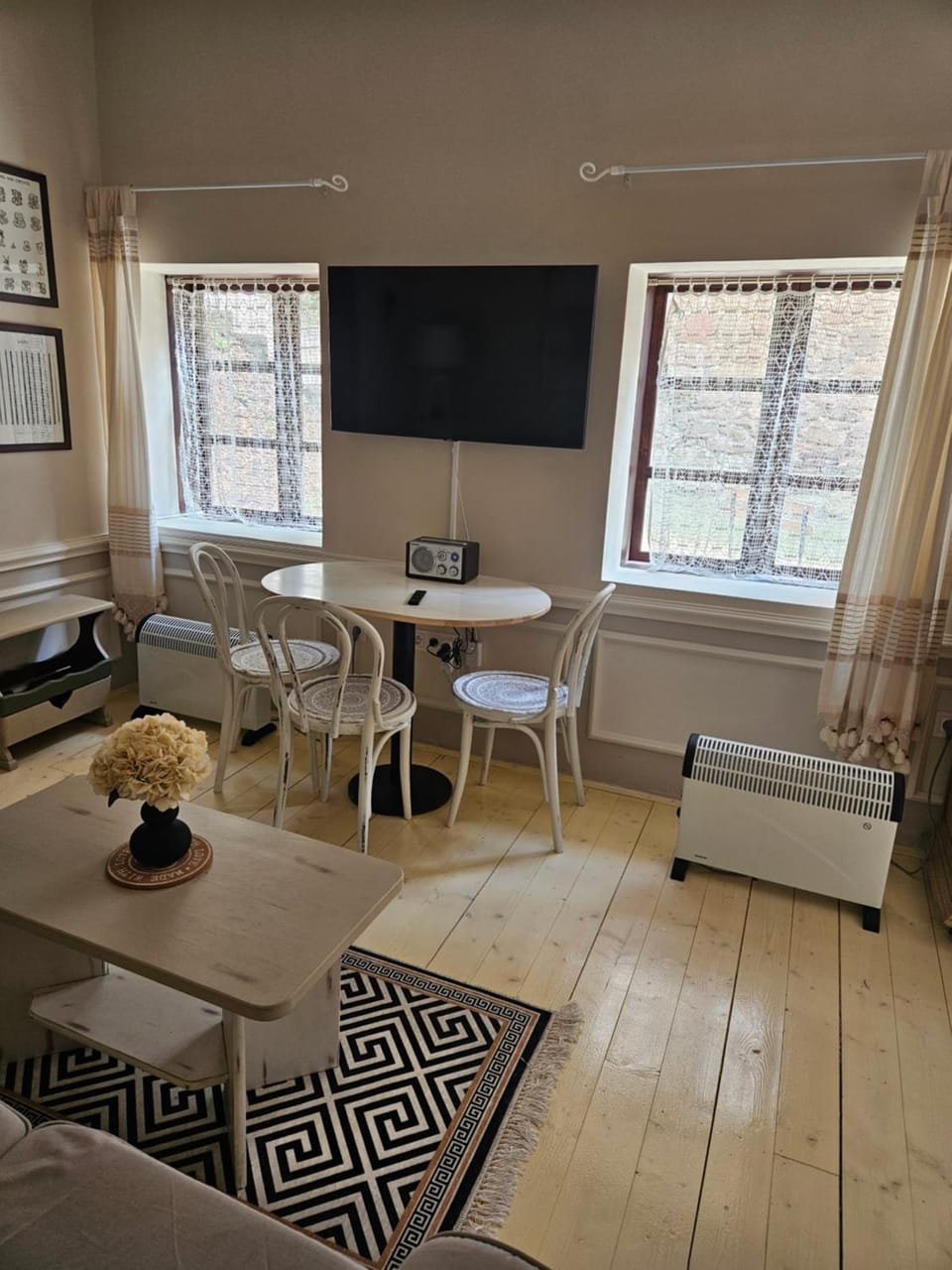 Communal lounge/ TV room, TV and multimedia, Living room, Seating area