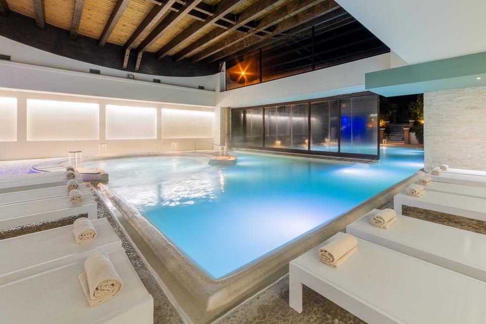 Hot Spring Bath, Swimming pool