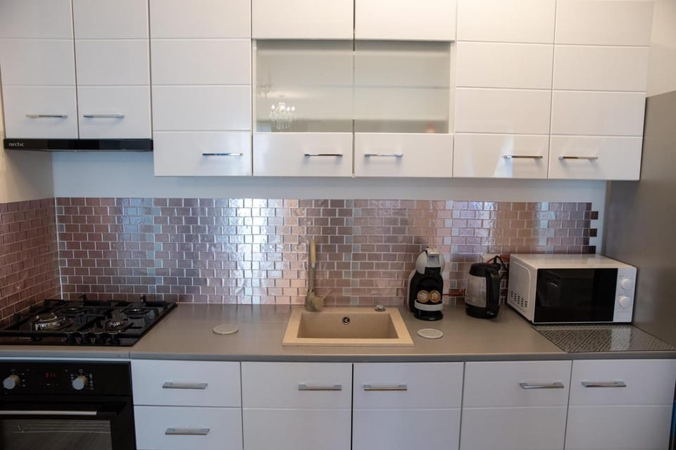 Coffee/tea facilities, Kitchen or kitchenette, microwave, pet friendly, stove