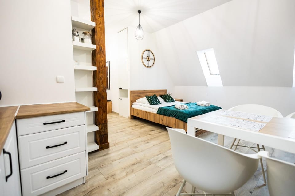 Bed, Living room, Photo of the whole room, Seating area, Bedroom, wardrobe