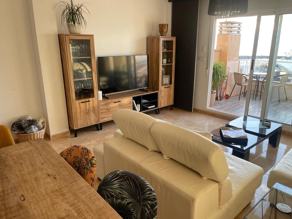 Communal lounge/ TV room, TV and multimedia, Living room, Seating area, Evening entertainment