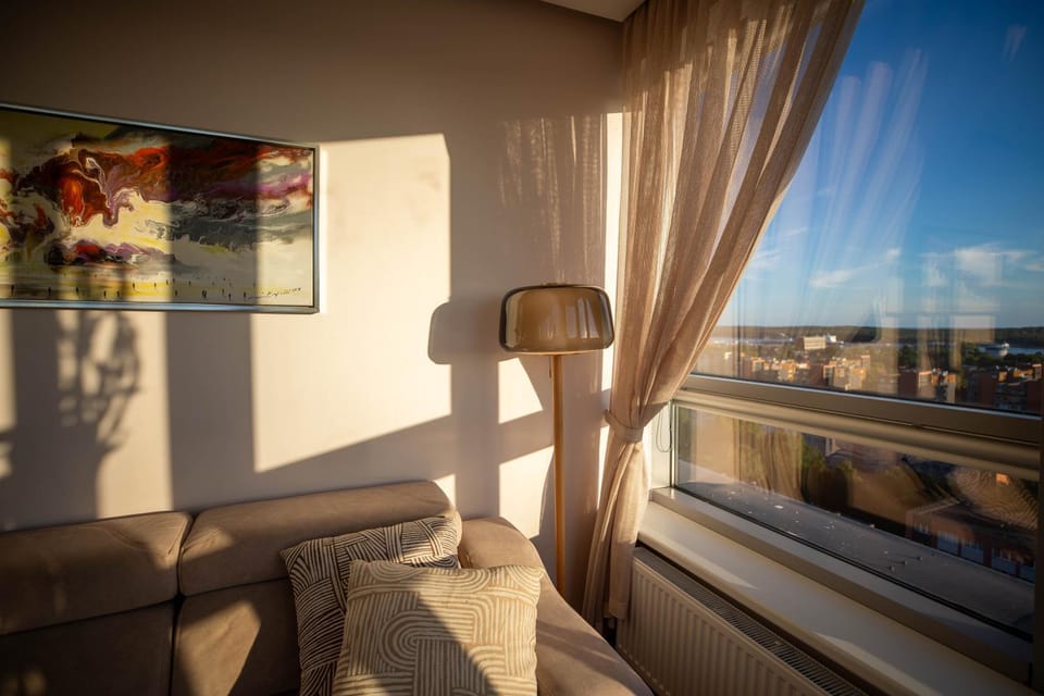 Bird's eye view, View (from property/room), Seating area, City view, Sea view, Street view, Sunset, air conditioner