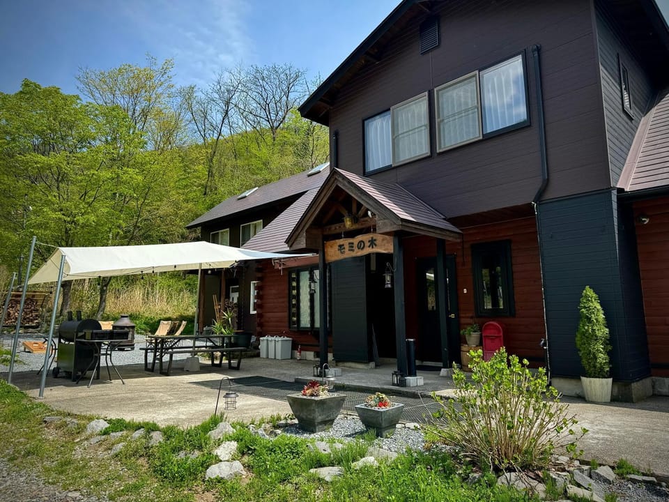 Property building, Patio, Spring, Summer