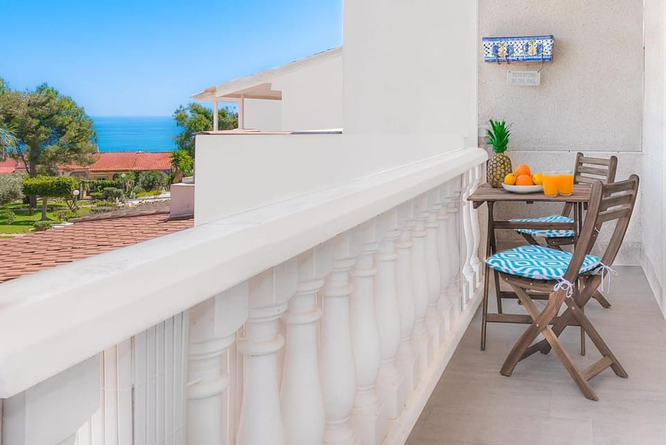 Bungalow Blue Dream 4 -Sea views, terrace and pool Apartment in Alacantí