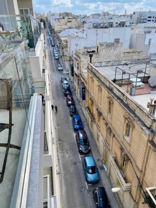 Sliema, Stylish 1 Bedroom Apartment with Parking. Apartment in Sliema