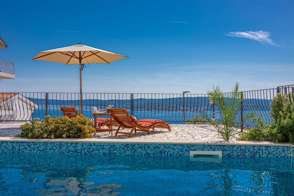 View (from property/room), Sea view, Swimming pool