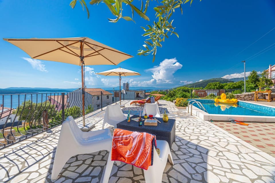View (from property/room), Balcony/Terrace, Sea view, Swimming pool