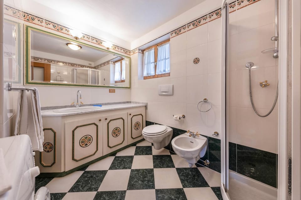 Bathroom, Living room