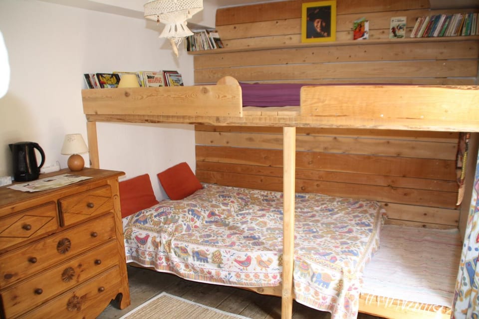 Bed, Photo of the whole room, Bedroom, hair dresser