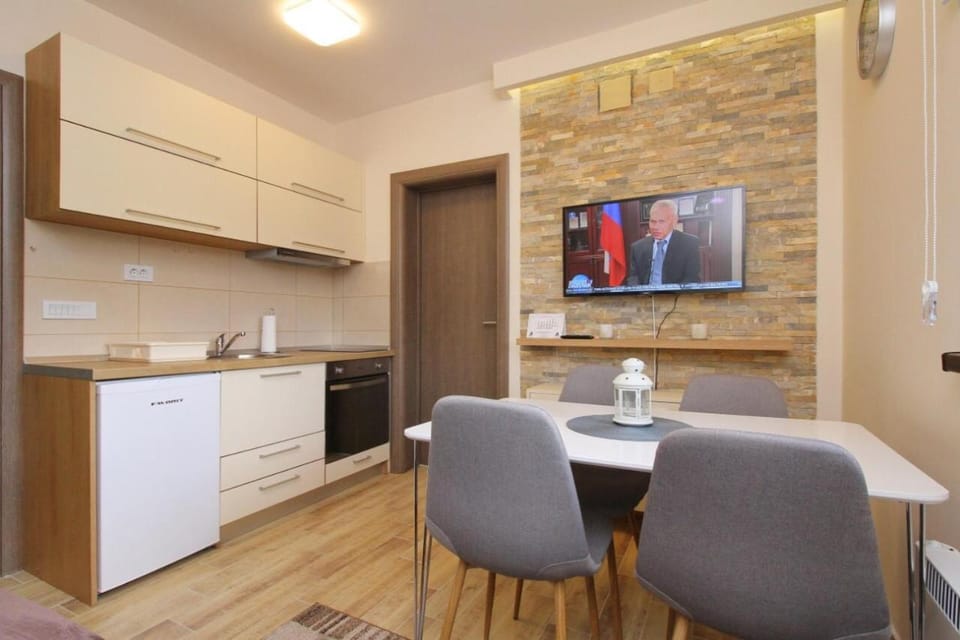 TV and multimedia, Kitchen or kitchenette, Living room, Seating area, Dining area, pet friendly
