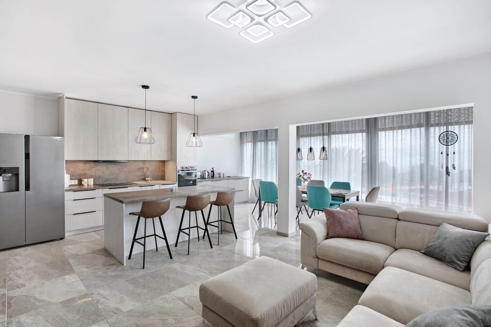 Property building, Kitchen or kitchenette, Living room