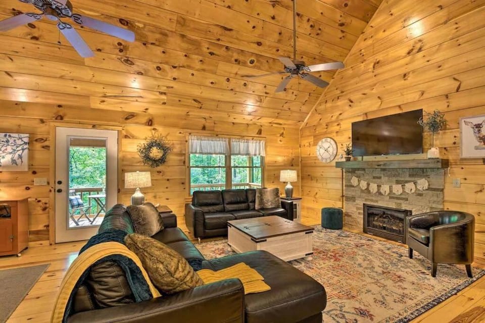River Retreat-Resort Mountain Firepit Grill House in Georgia