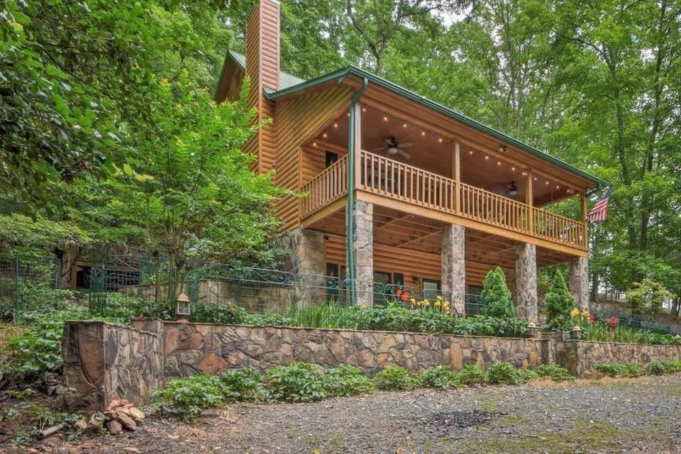 River Retreat-Resort Mountain Firepit Grill House in Georgia