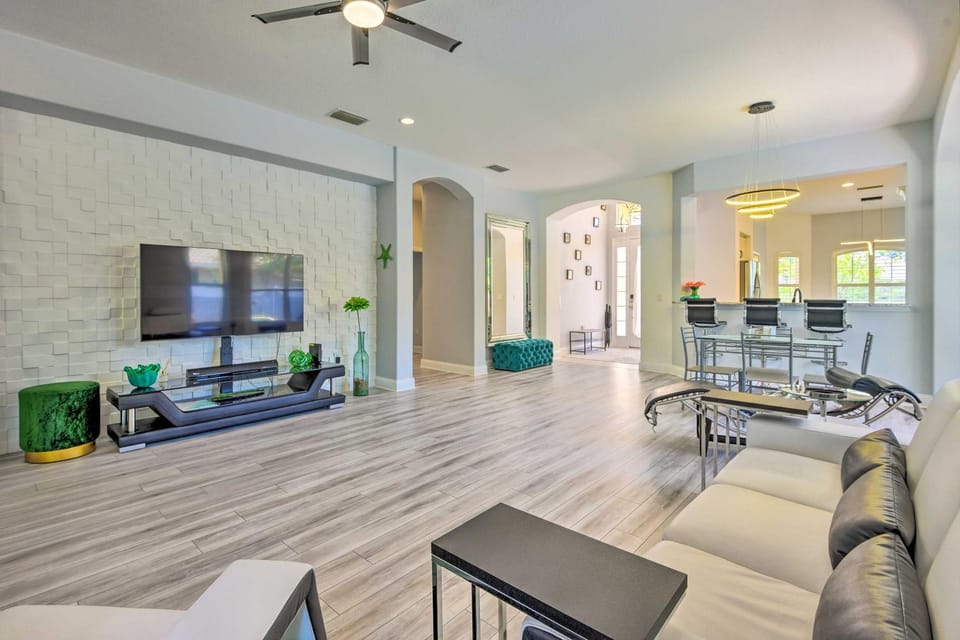 Sun-Soaked Sarasota Oasis w/ Pool & Hot Tub! House in Bee Ridge